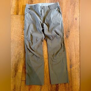 Kuhl Men's Olive Cargo Active Pants Style 5120 Multiple Pockets / 36 x 20